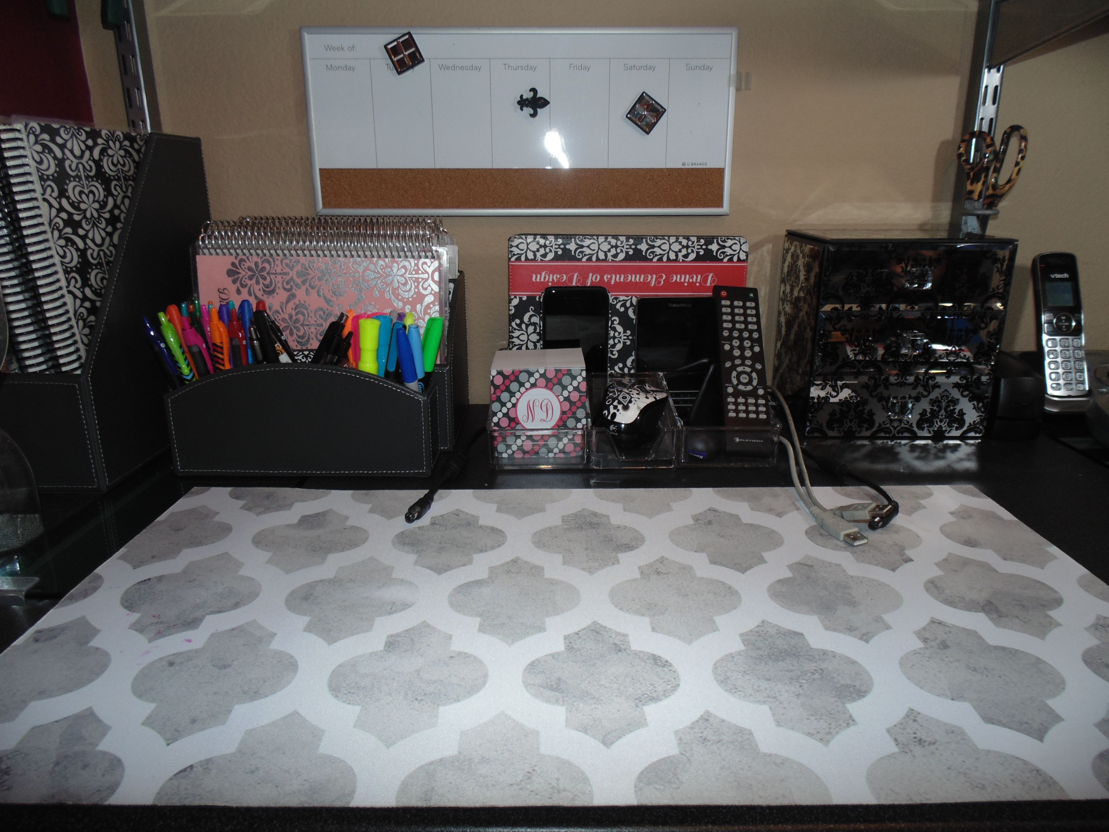 How To Organize Those Tacky Cords On Your Desk Decorator S Voice